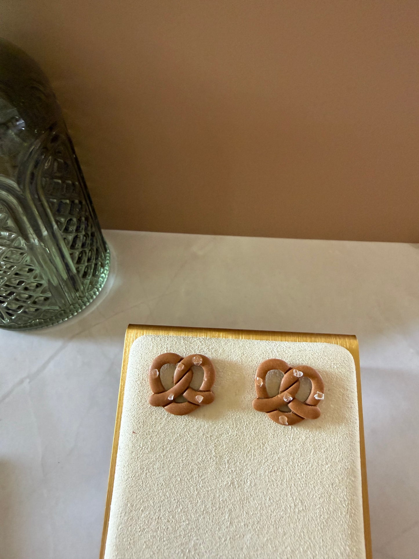 Pretzel Studs