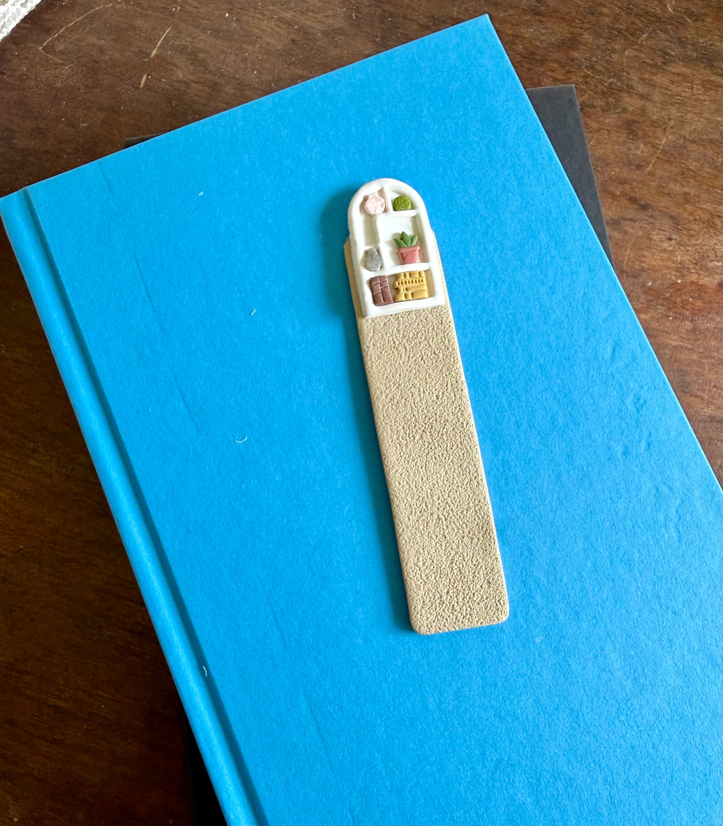Bookshelf Bookmark